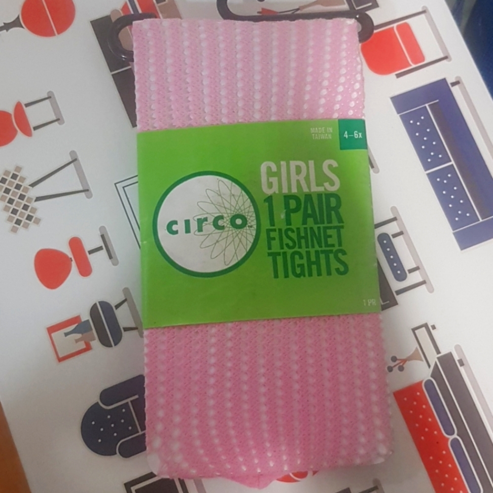 This is a bundle of 4 pieces